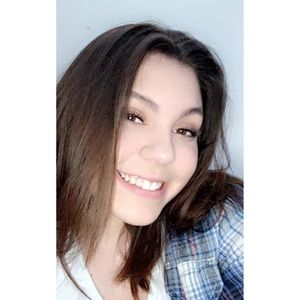 Meet your Posher, Danika